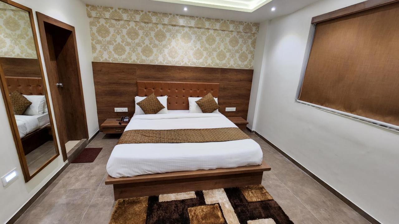Hotel Nova Pride Radźkot Zewnętrze zdjęcie