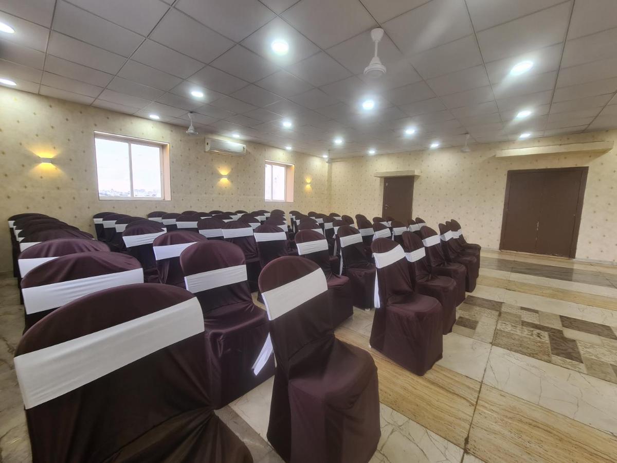 Hotel Nova Pride Radźkot Zewnętrze zdjęcie