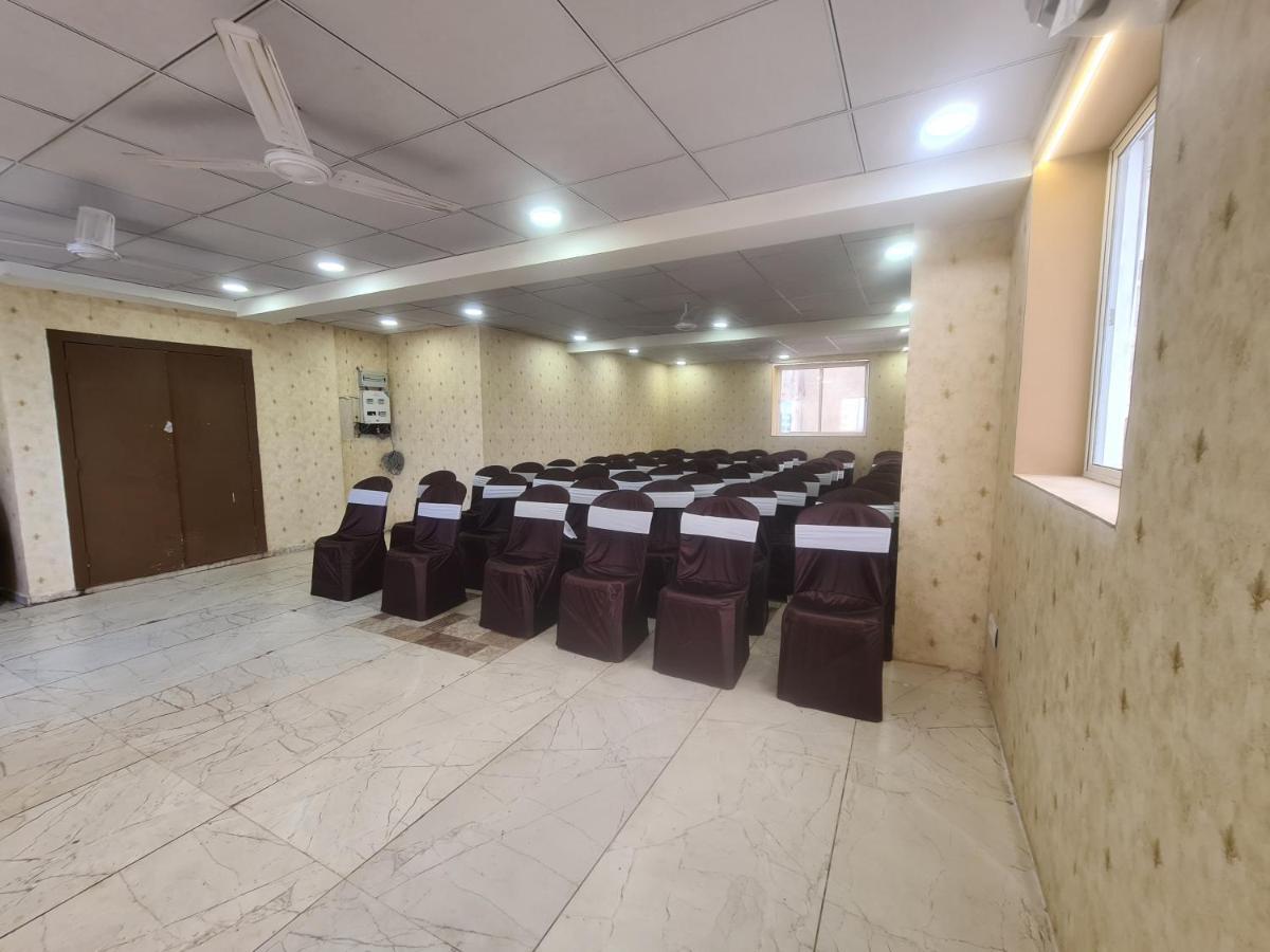 Hotel Nova Pride Radźkot Zewnętrze zdjęcie