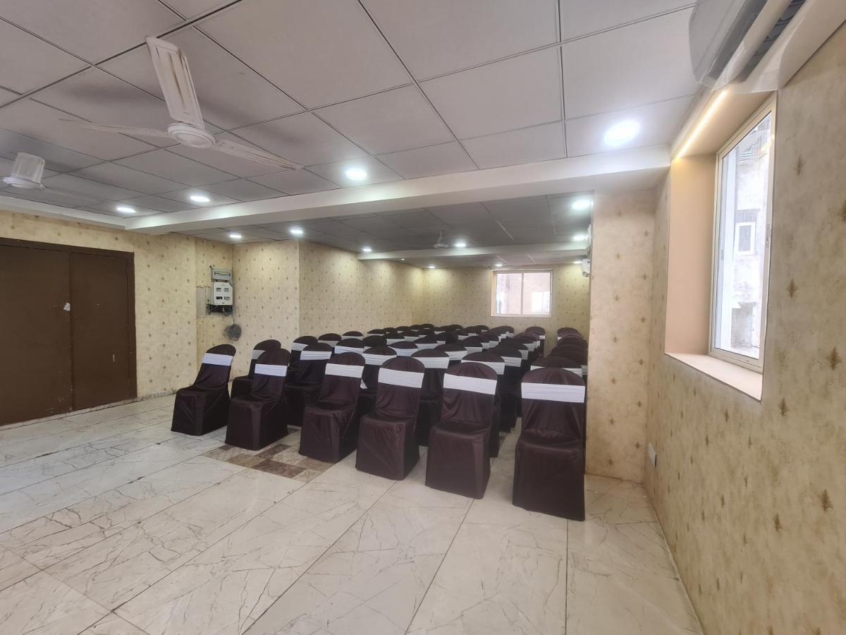 Hotel Nova Pride Radźkot Zewnętrze zdjęcie