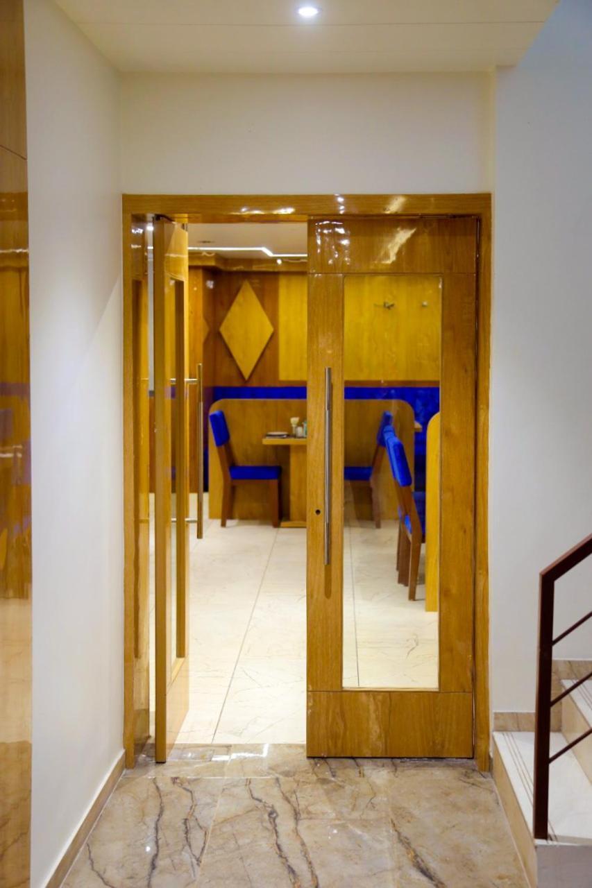 Hotel Nova Pride Radźkot Zewnętrze zdjęcie