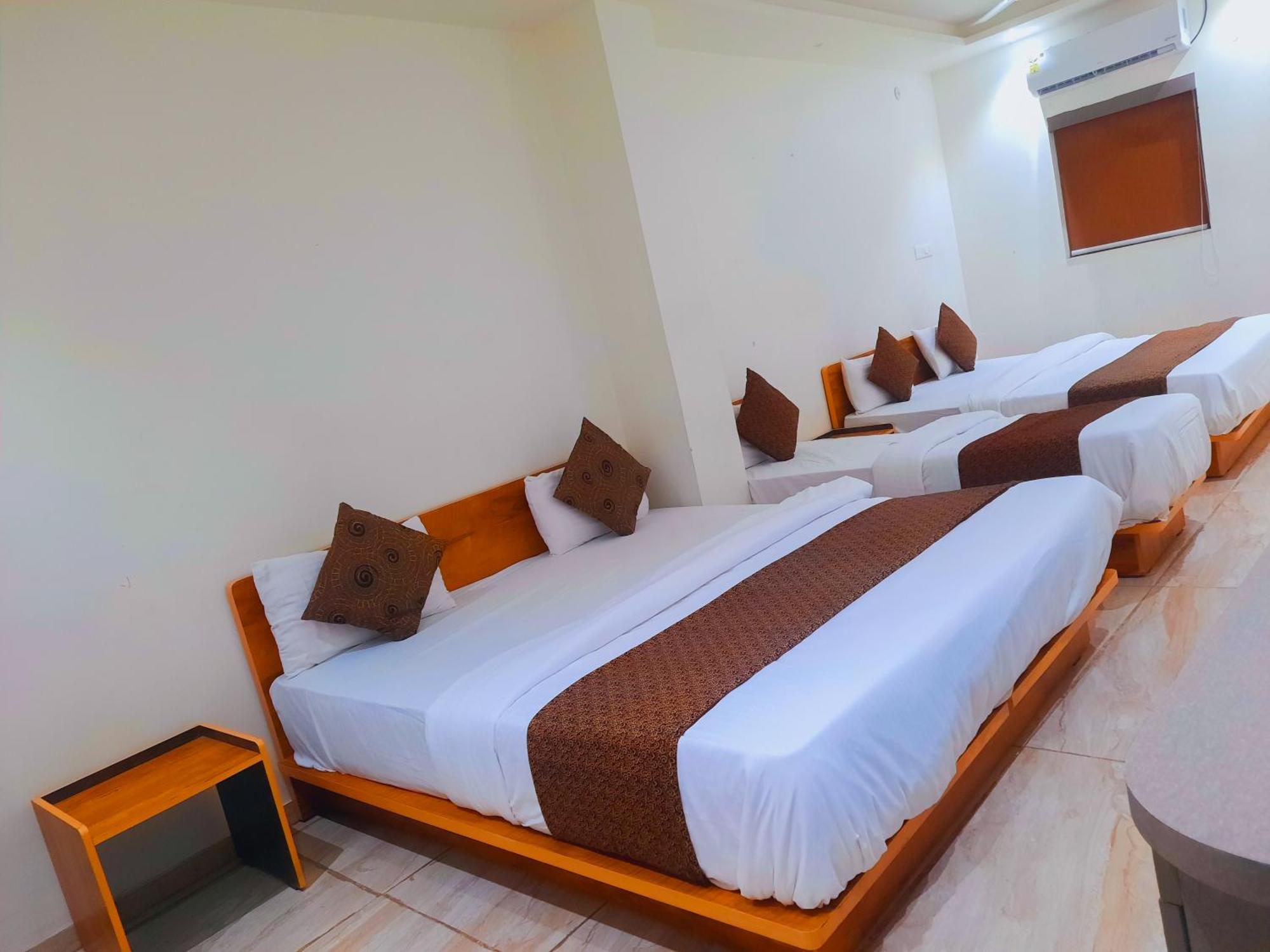 Hotel Nova Pride Radźkot Zewnętrze zdjęcie