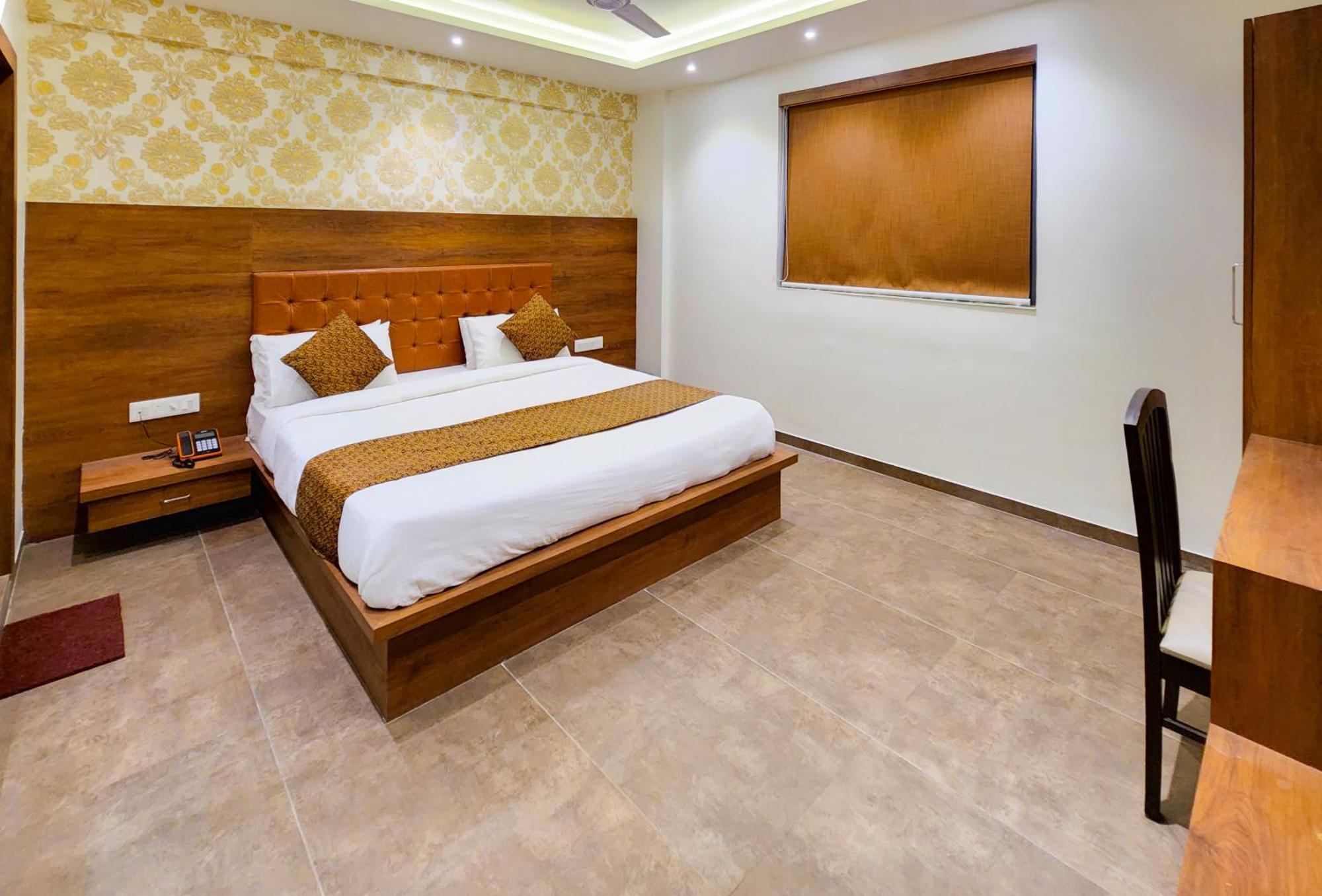 Hotel Nova Pride Radźkot Zewnętrze zdjęcie