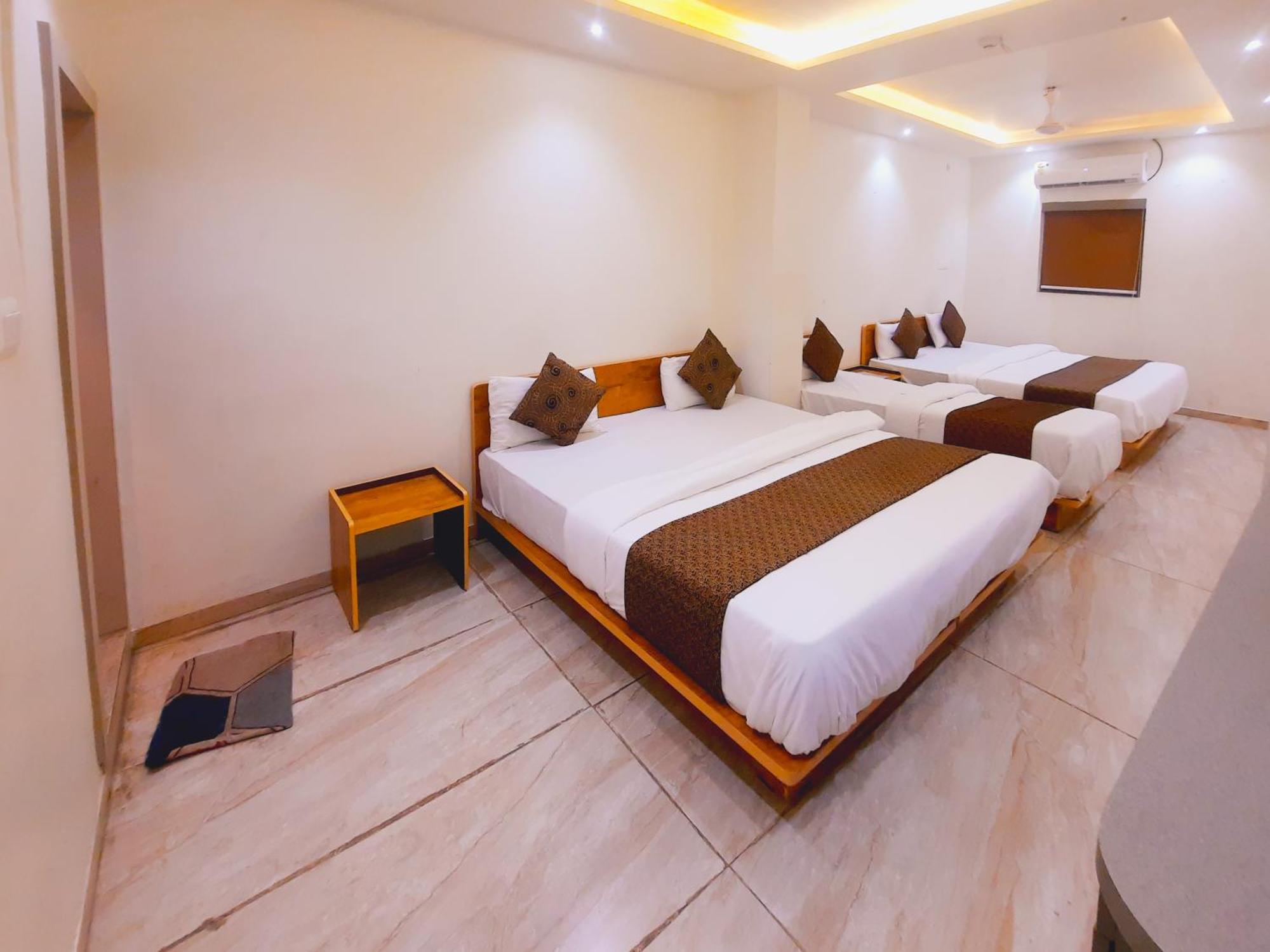 Hotel Nova Pride Radźkot Zewnętrze zdjęcie