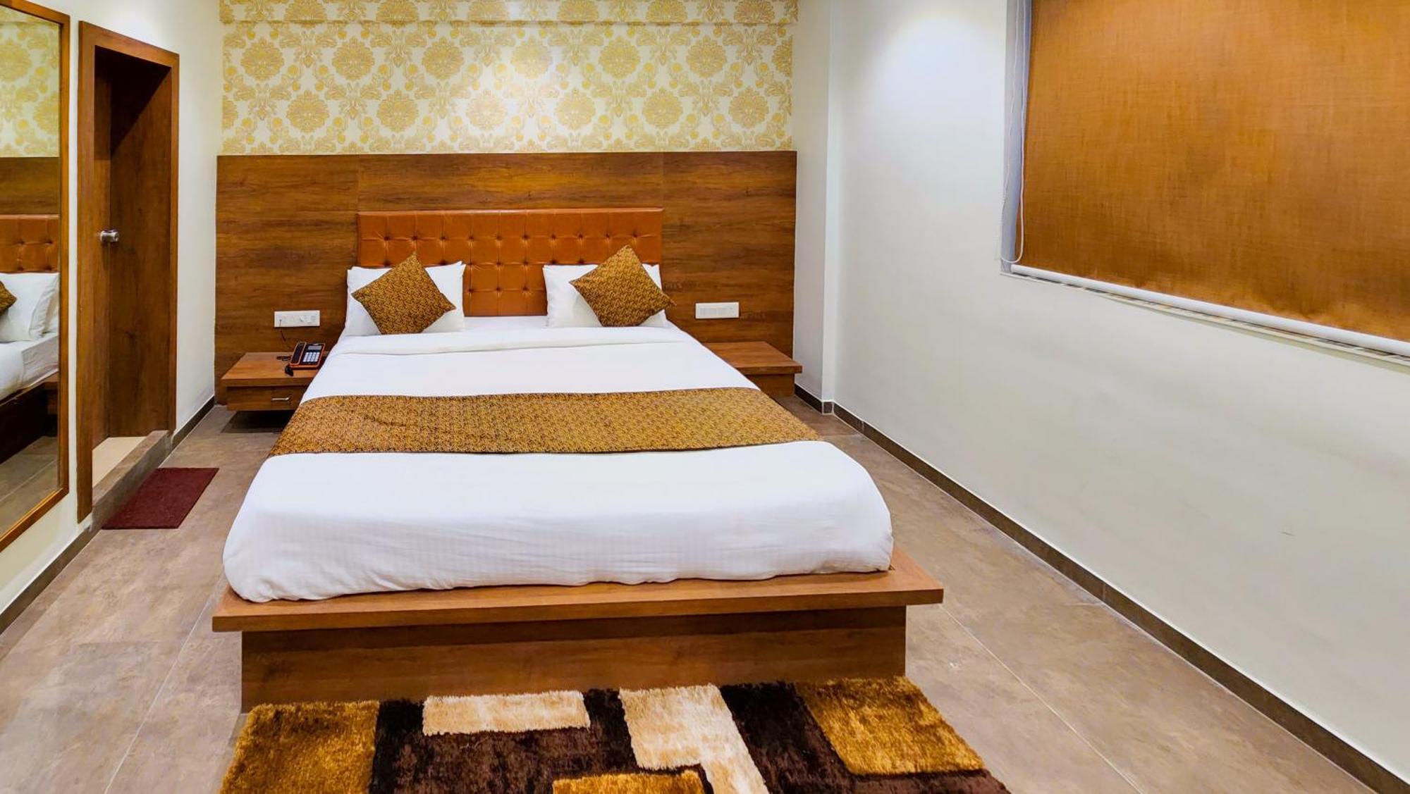 Hotel Nova Pride Radźkot Zewnętrze zdjęcie
