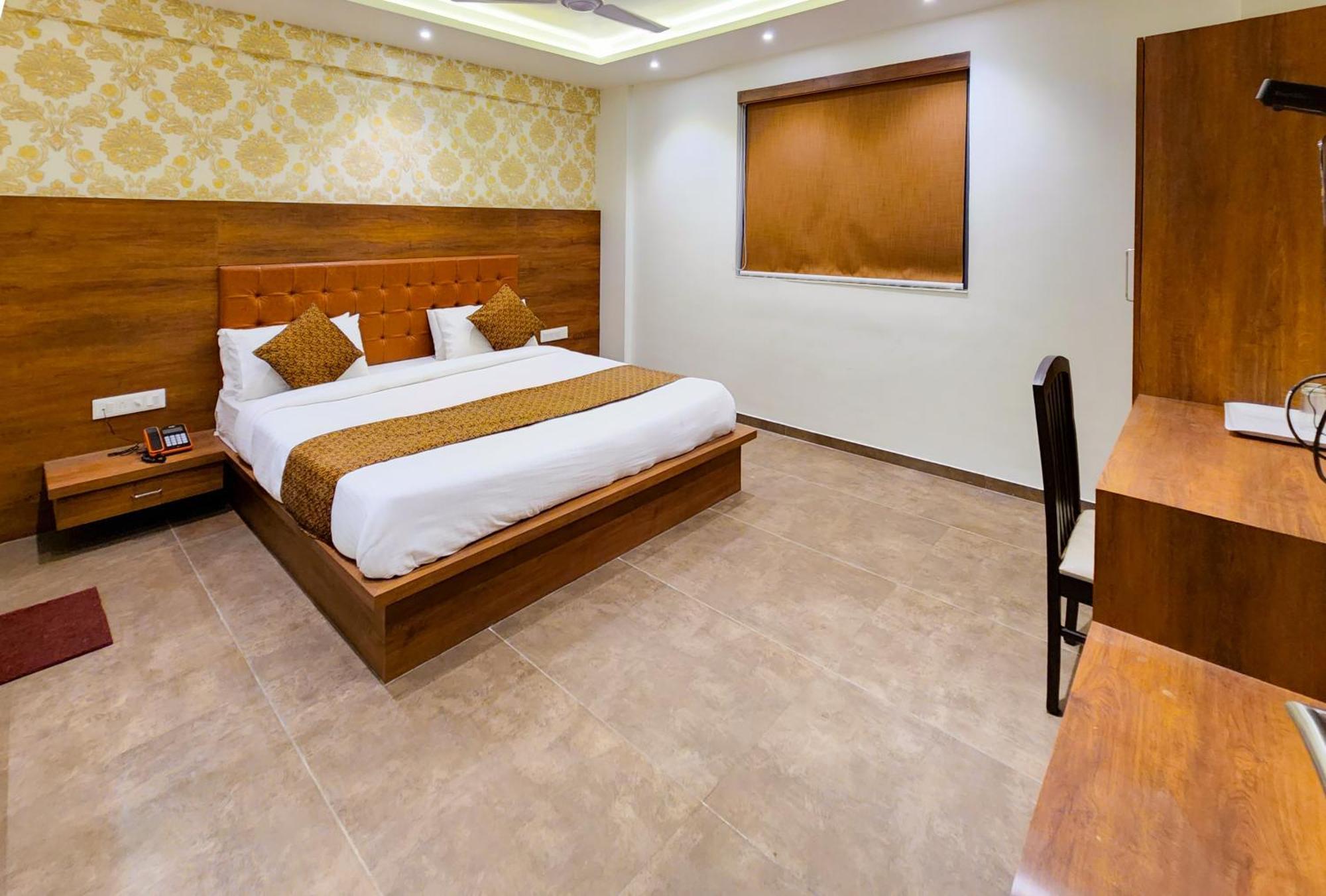 Hotel Nova Pride Radźkot Zewnętrze zdjęcie