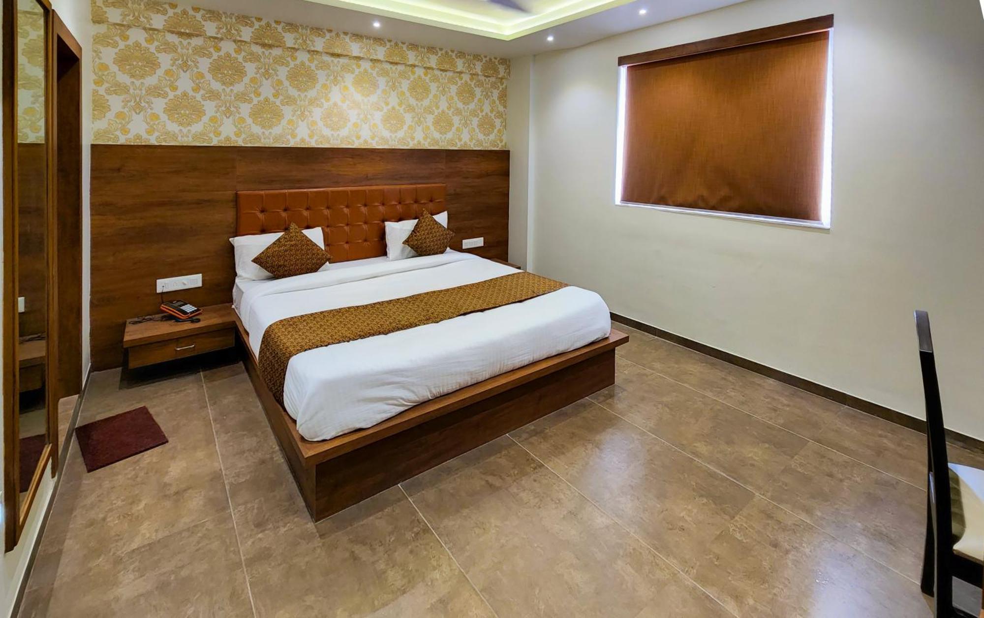 Hotel Nova Pride Radźkot Zewnętrze zdjęcie