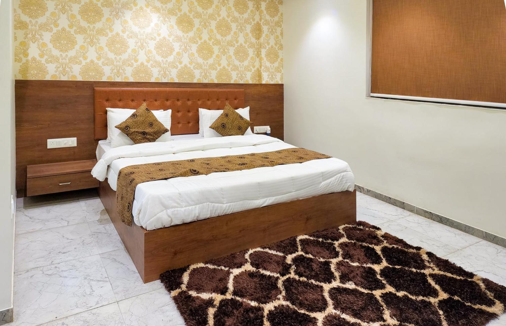 Hotel Nova Pride Radźkot Zewnętrze zdjęcie