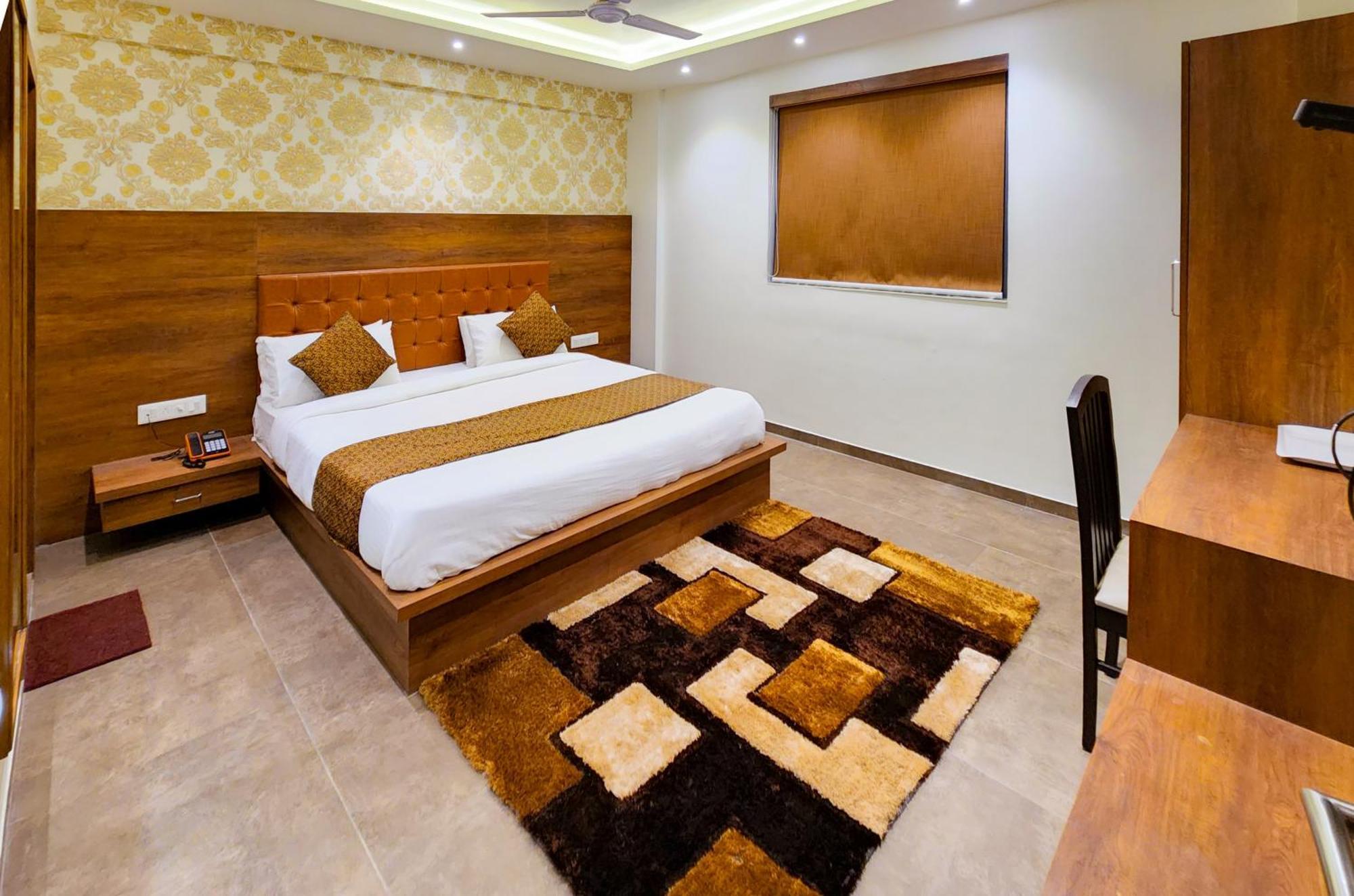 Hotel Nova Pride Radźkot Zewnętrze zdjęcie